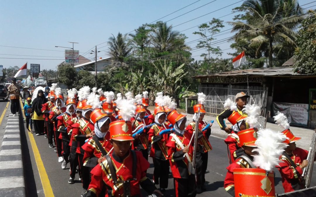 MIN 6 MGL ikut memeriahkan karnaval Budaya Dusun Semen